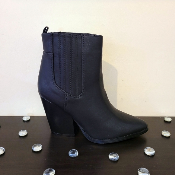 Yoki Black Booties - Picture 3 of 3